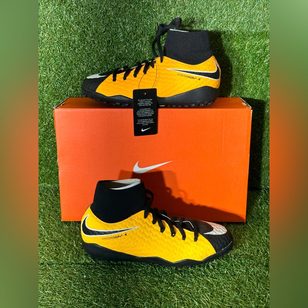 NIKE HYPERVENOMX PHELON 3 TURF SOCCER SHOES, SIZE 4.5Y, KIDS , ORANGE, BLACK/WTE